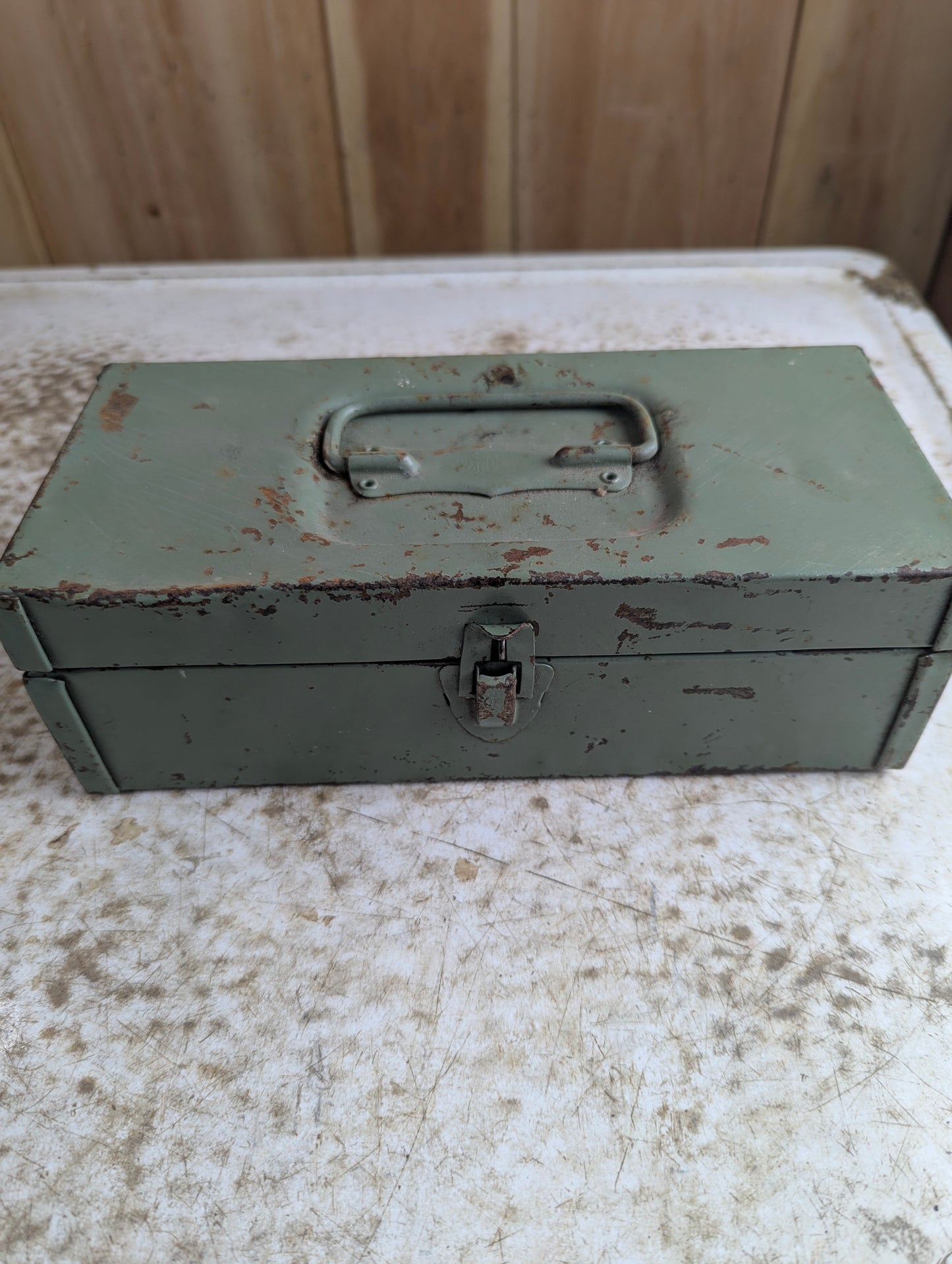 Vintage Parplus Metal 9.5" x 4.5" x 3.5" Storage Box