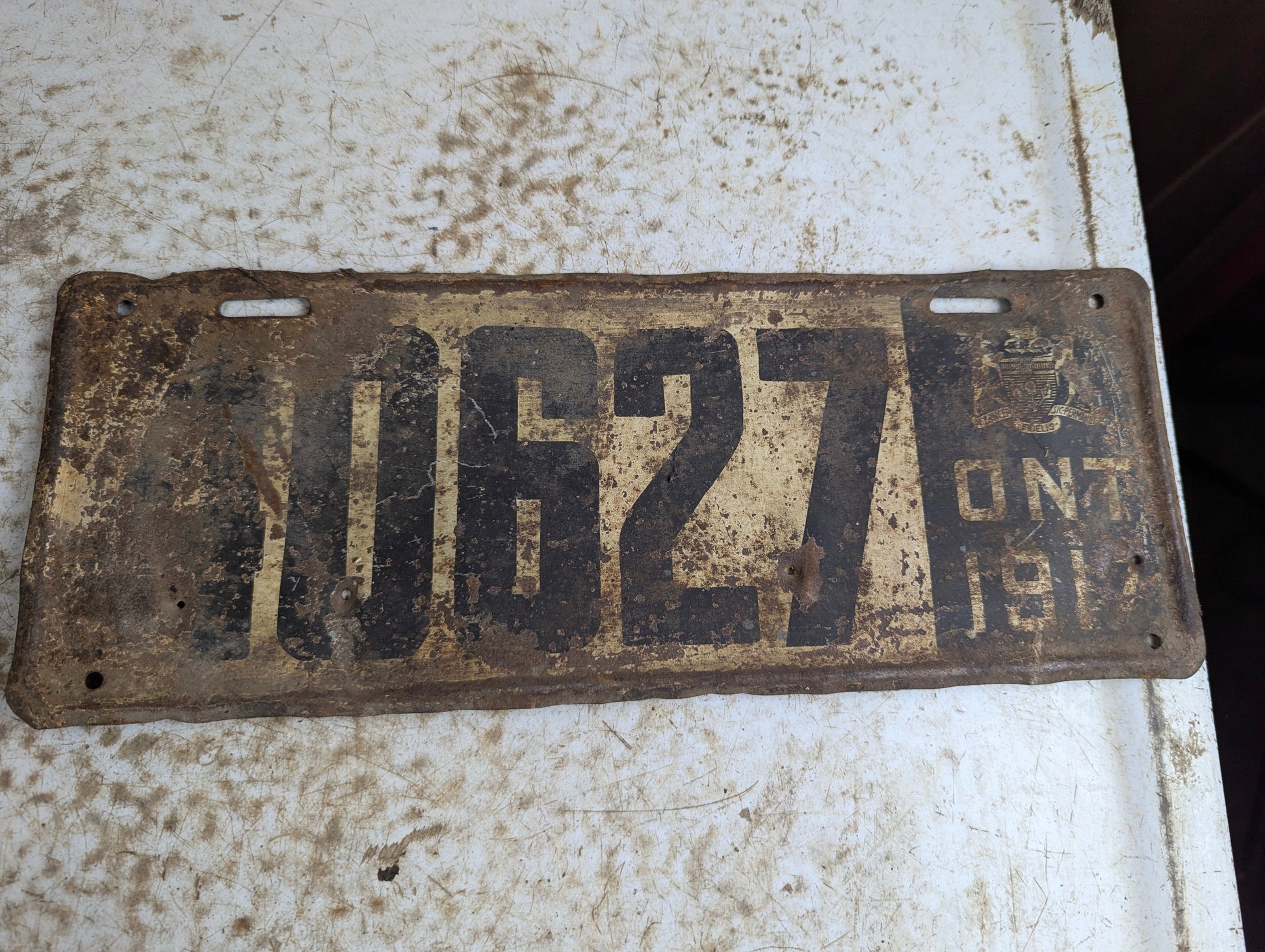 Antique 1918 Ontario License Plate