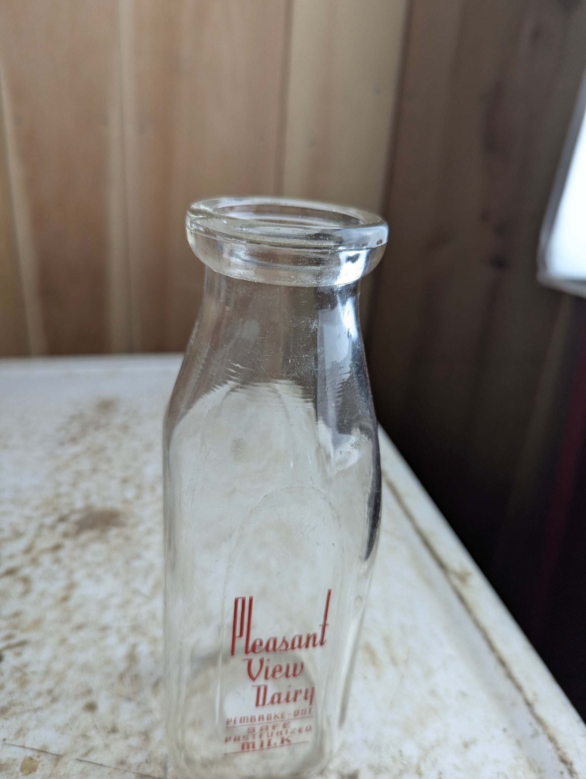Vintage Pleasant View Dairy Pembroke ACL Pint Milk Bottle