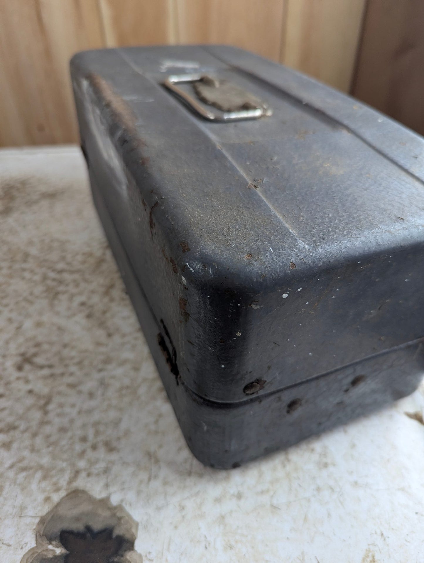 Vintage 14.5" x 7" x 6" Metal Tackle Box