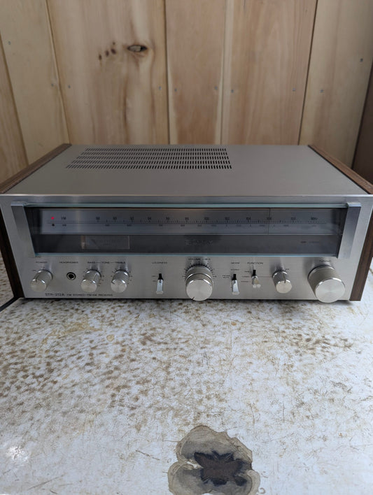 Sony STR-212A AM/FM Stereo Receiver - Working