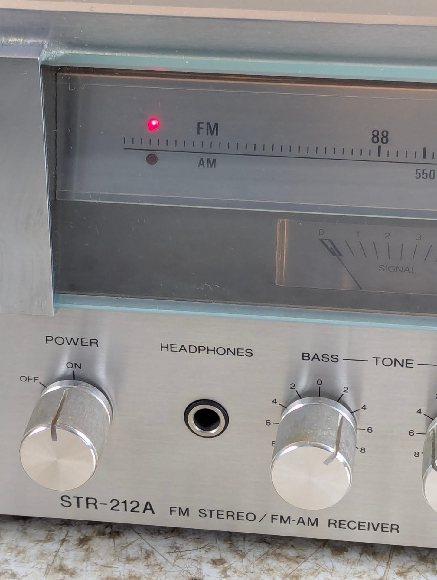 Sony STR-212A AM/FM Stereo Receiver - Working
