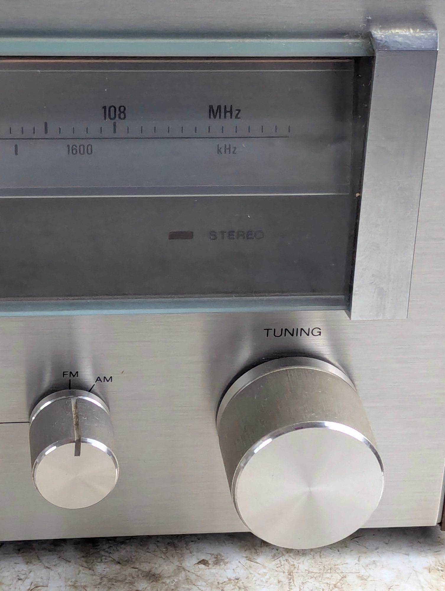 Sony STR-212A AM/FM Stereo Receiver - Working