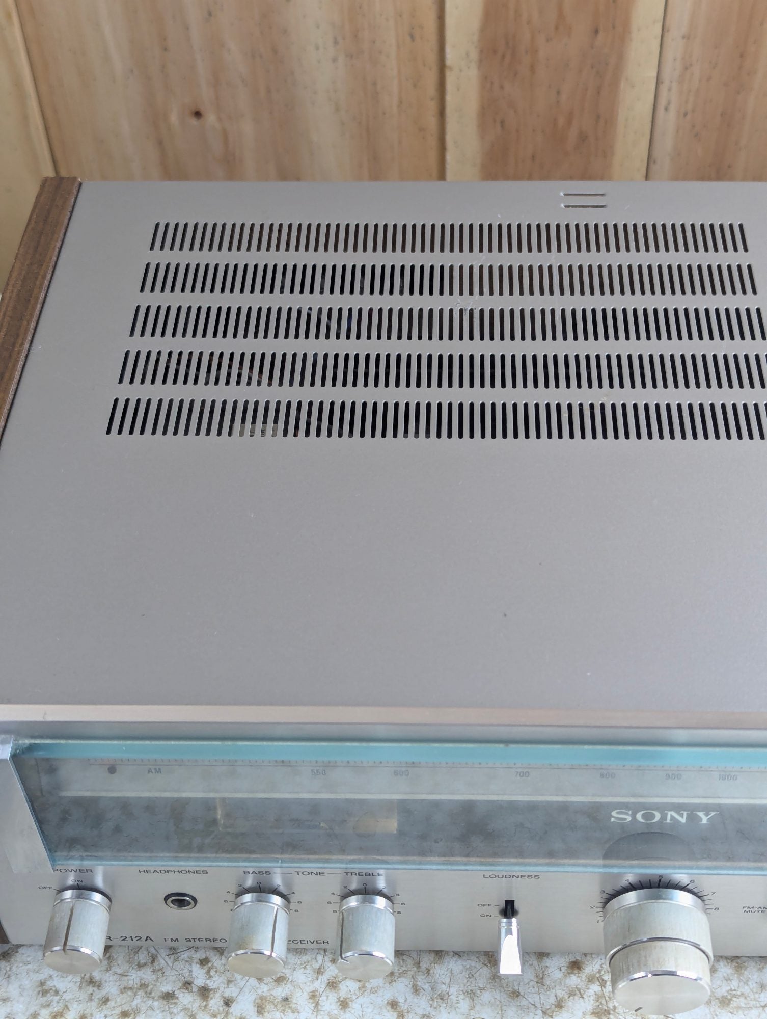Sony STR-212A AM/FM Stereo Receiver - Working