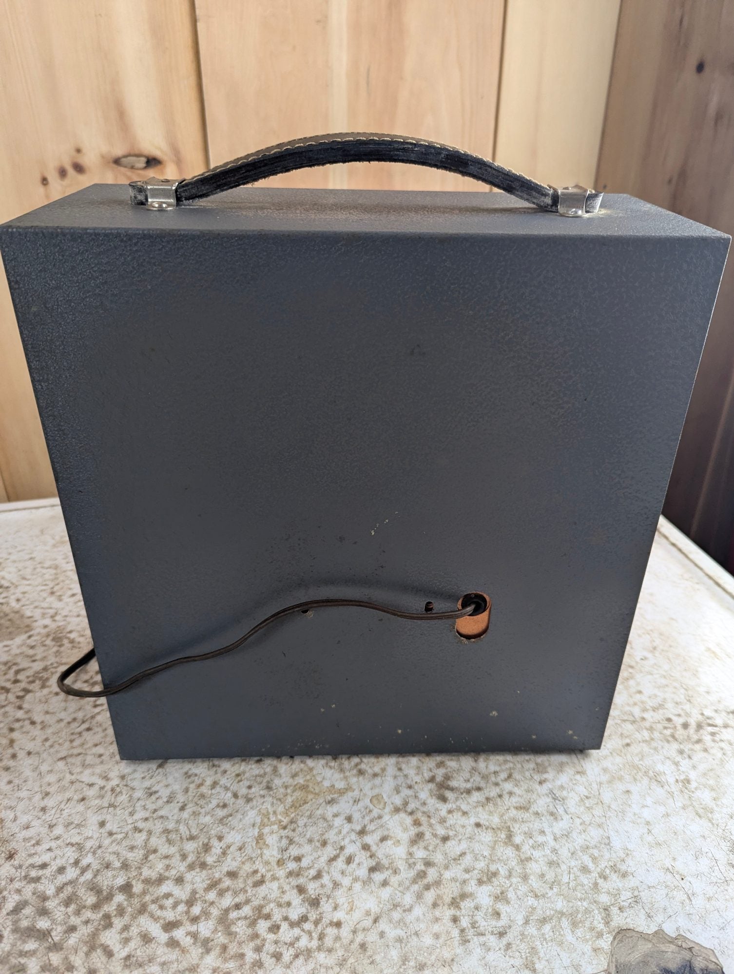 Vintage Eico Model 315 RF Signal Generator - Powers on, but untested.