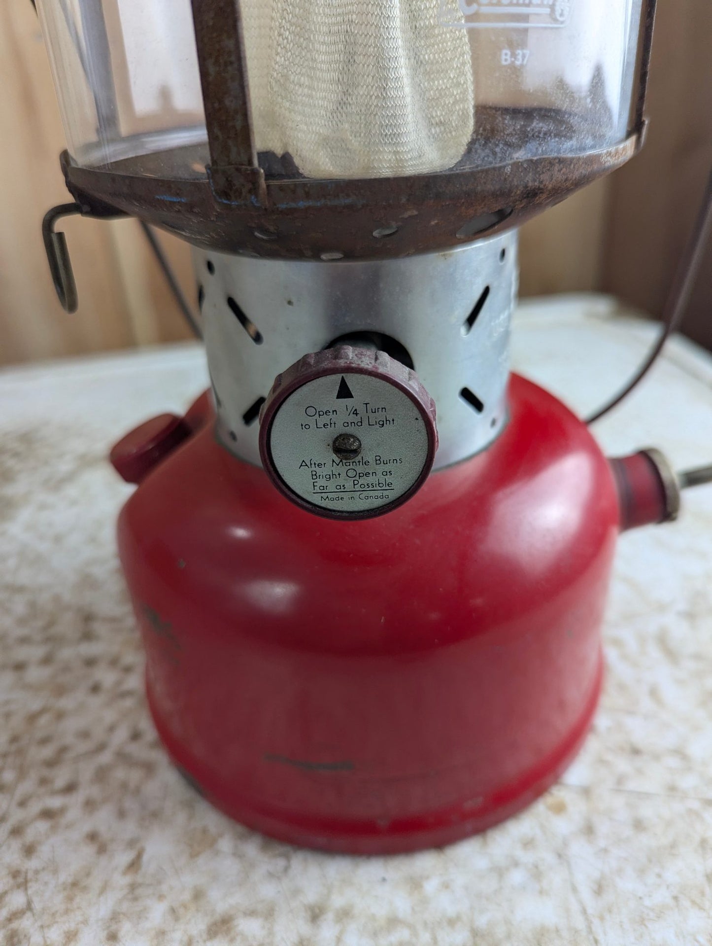 Coleman 220E Dual-Mantle Lantern