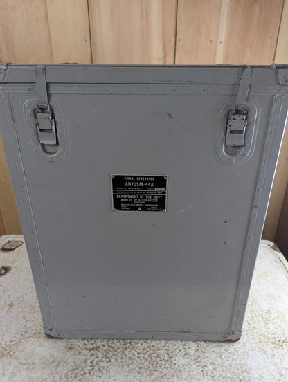 Vintage Metal Navy Military Transit Case 18.5" x 16.5" x 24" AN/USM-44A Signal Generator Case