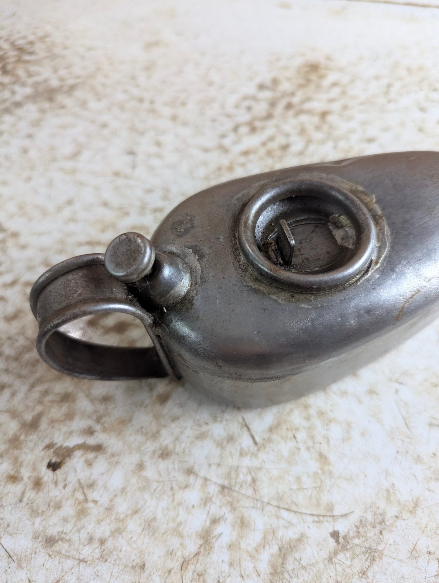 Vintage 1/2 Pint Metal Boat-shaped Pump Oil Can