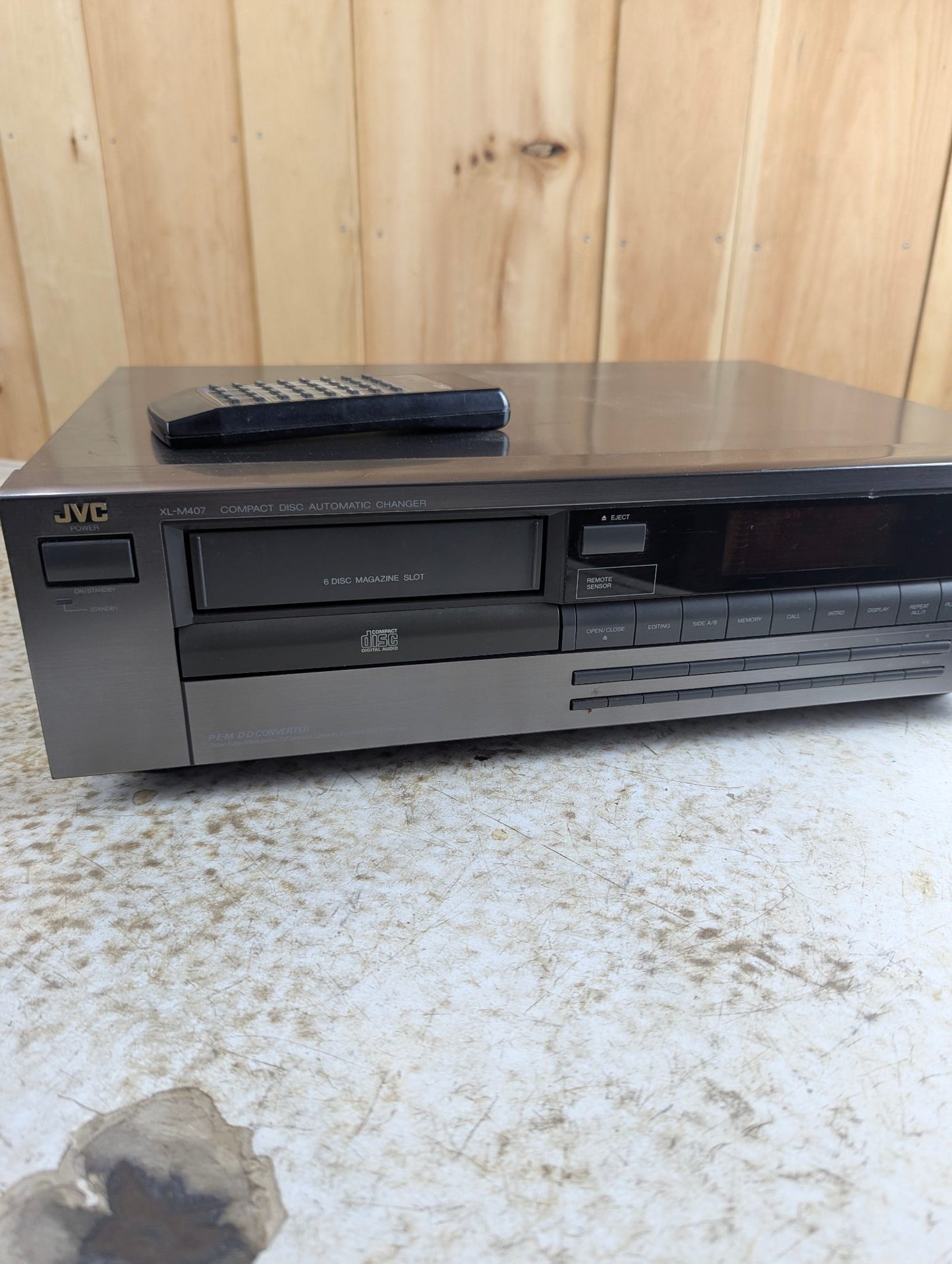 JVC XL-M407 Compact Disc Automatic Changer with Two 6-Disc Magazine Cartridges and Remote - Tested Working