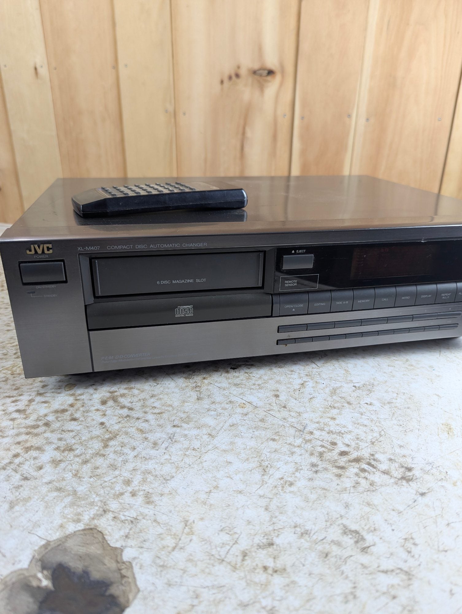 JVC XL-M407 Compact Disc Automatic Changer with Two 6-Disc Magazine Cartridges and Remote - Tested Working