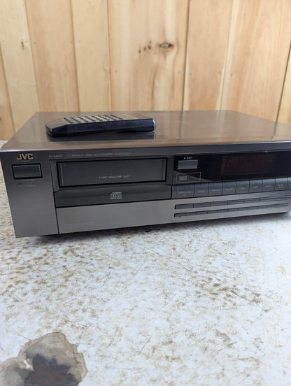 JVC XL-M407 Compact Disc Automatic Changer with Two 6-Disc Magazine Cartridges and Remote - Tested Working