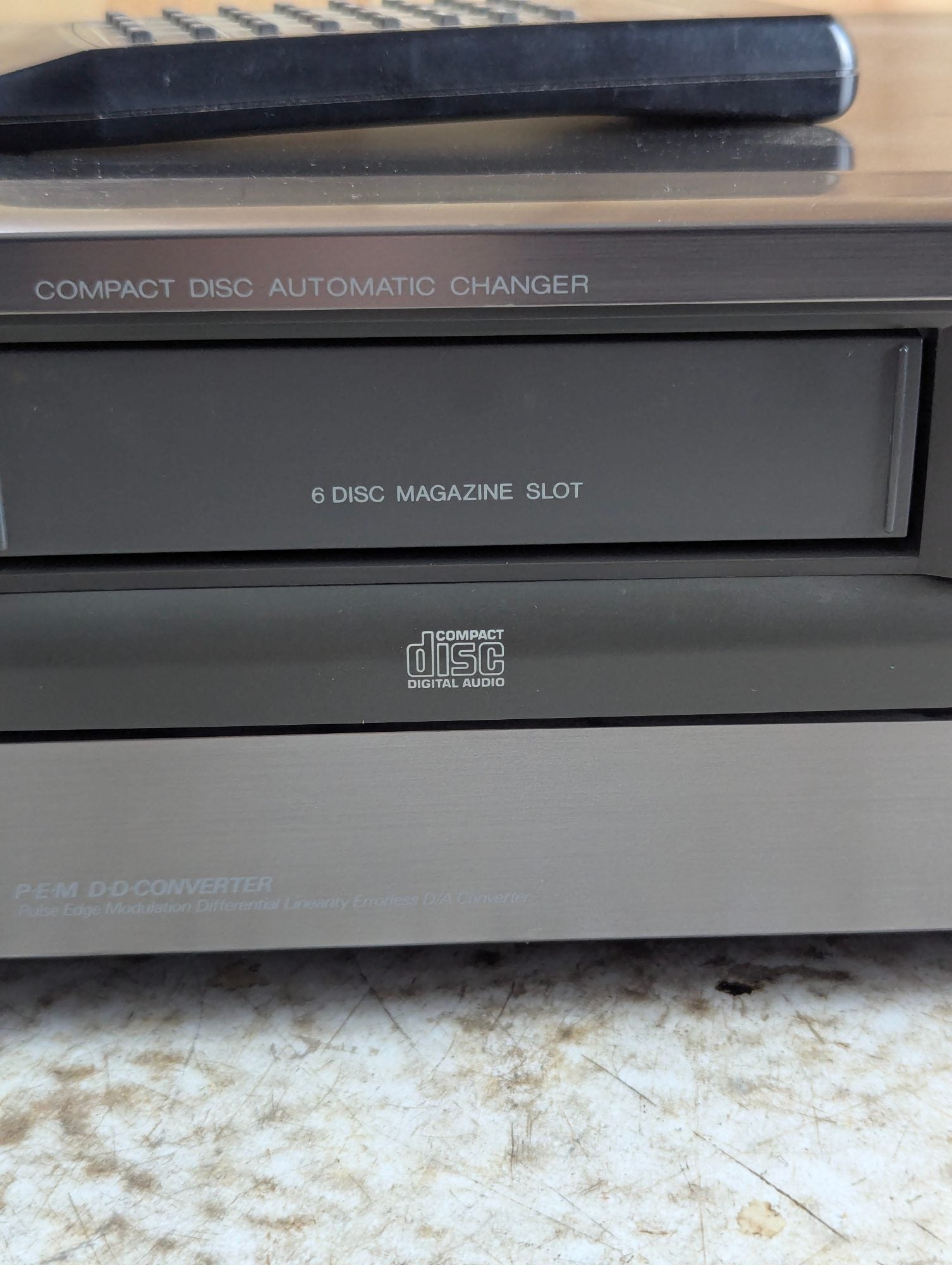 JVC XL-M407 Compact Disc Automatic Changer with Two 6-Disc Magazine Cartridges and Remote - Tested Working