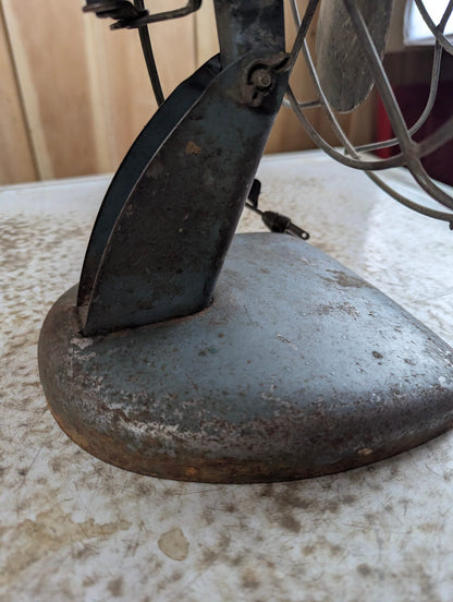 Vintage Blue Super Lectric Model 1053C Oscillating Metal Fan