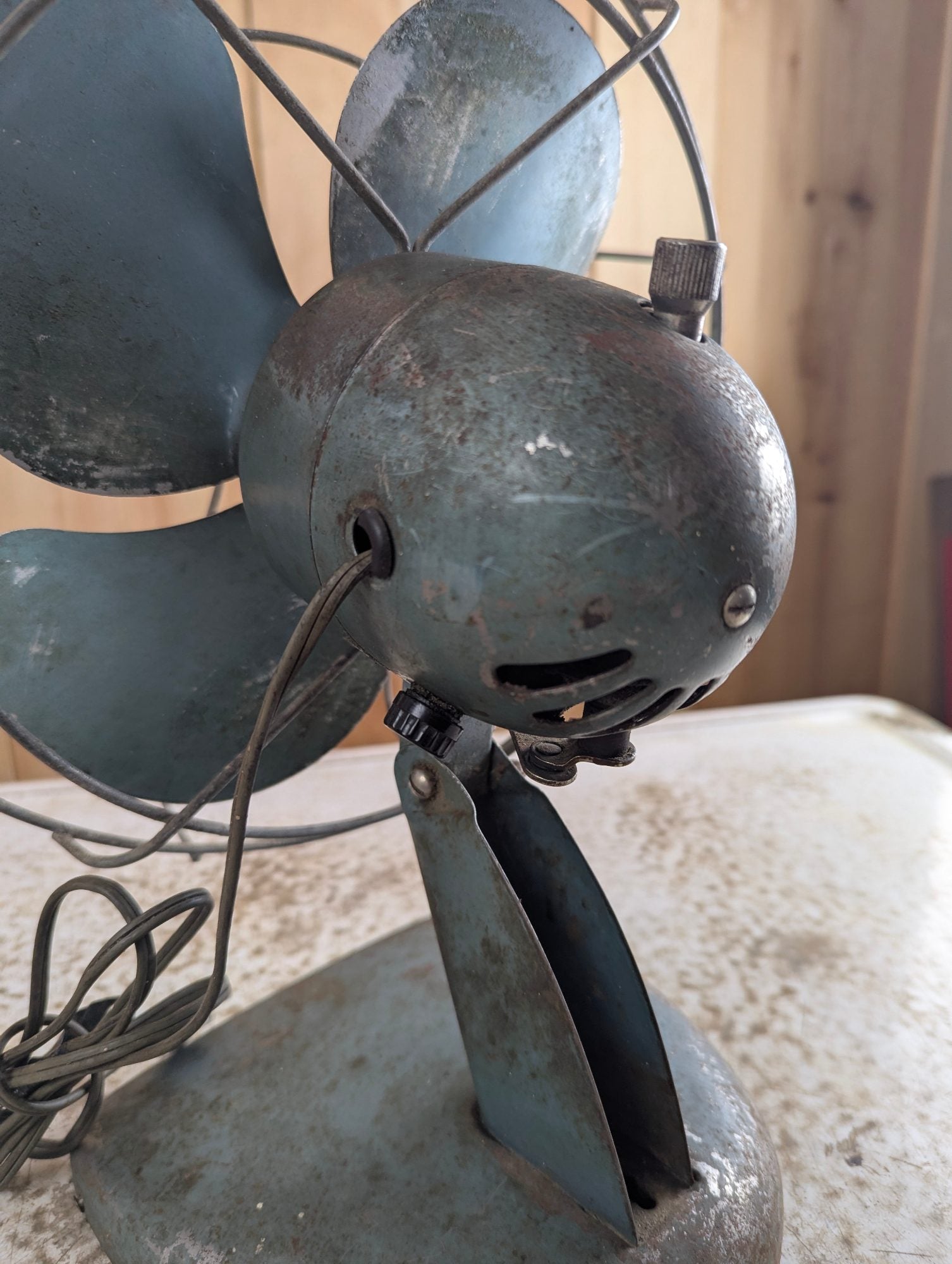 Vintage Blue Super Lectric Model 1053C Oscillating Metal Fan