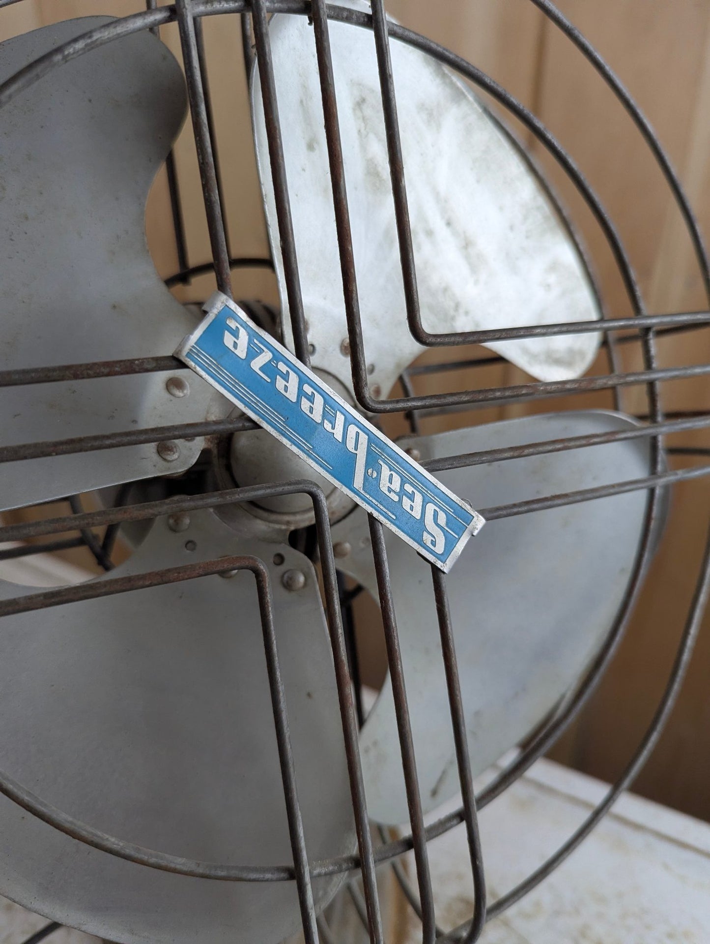 1950s Art Deco Style Sea Breeze Electric Desk Fan