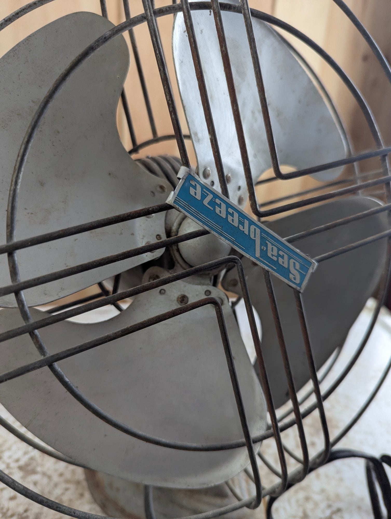 1950s Art Deco Style Sea Breeze Electric Desk Fan