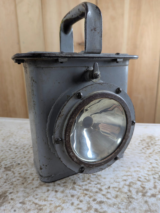 WW2  US Navy Battle Lantern Type J-1-S Delta Electronics