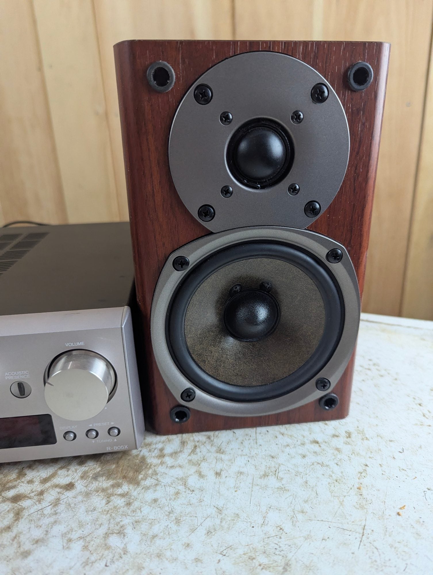 Onkyo R-805X Stereo System with Receiver and Bookshelf Speakers - tested working