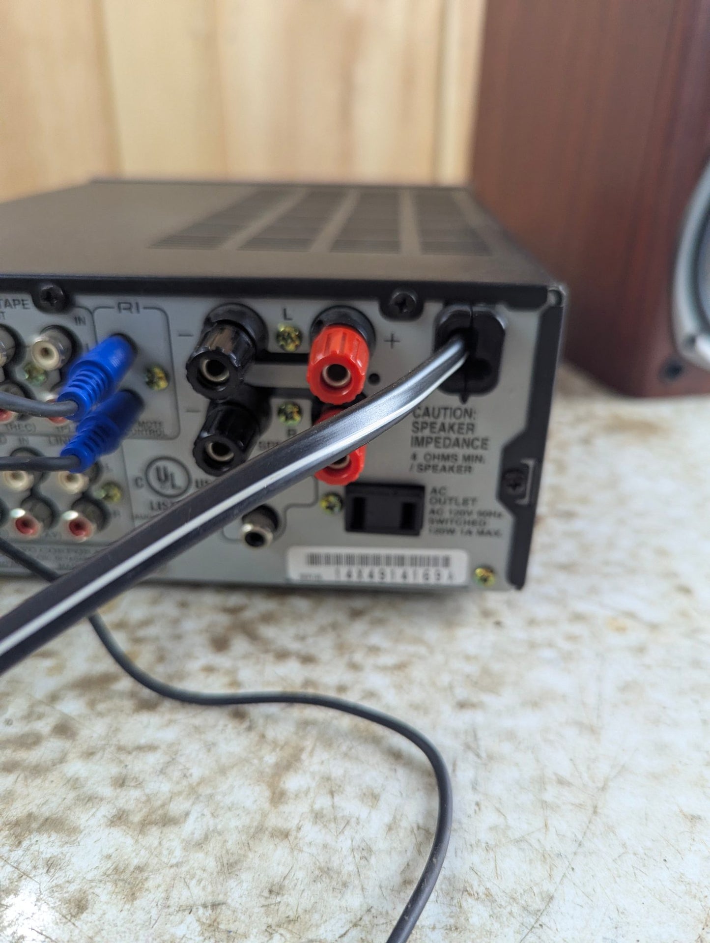 Onkyo R-805X Stereo System with Receiver and Bookshelf Speakers - tested working