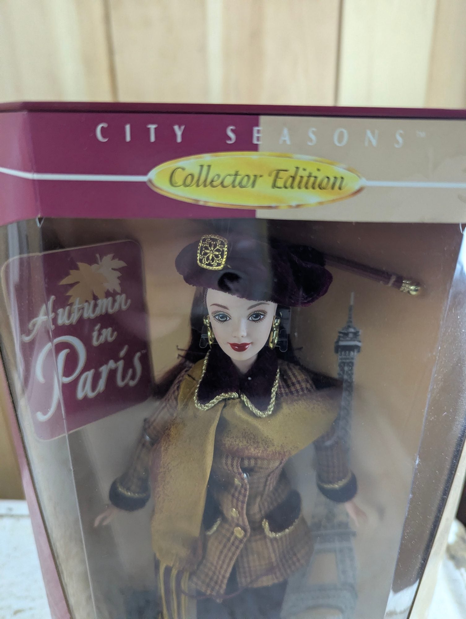 1998 Autumn in Paris Mattel 19367 Barbie Doll NRFB