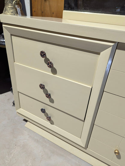 Vintage Victoriaville 6-Drawer Dresser with Mirror 56" x 19" x 32"H