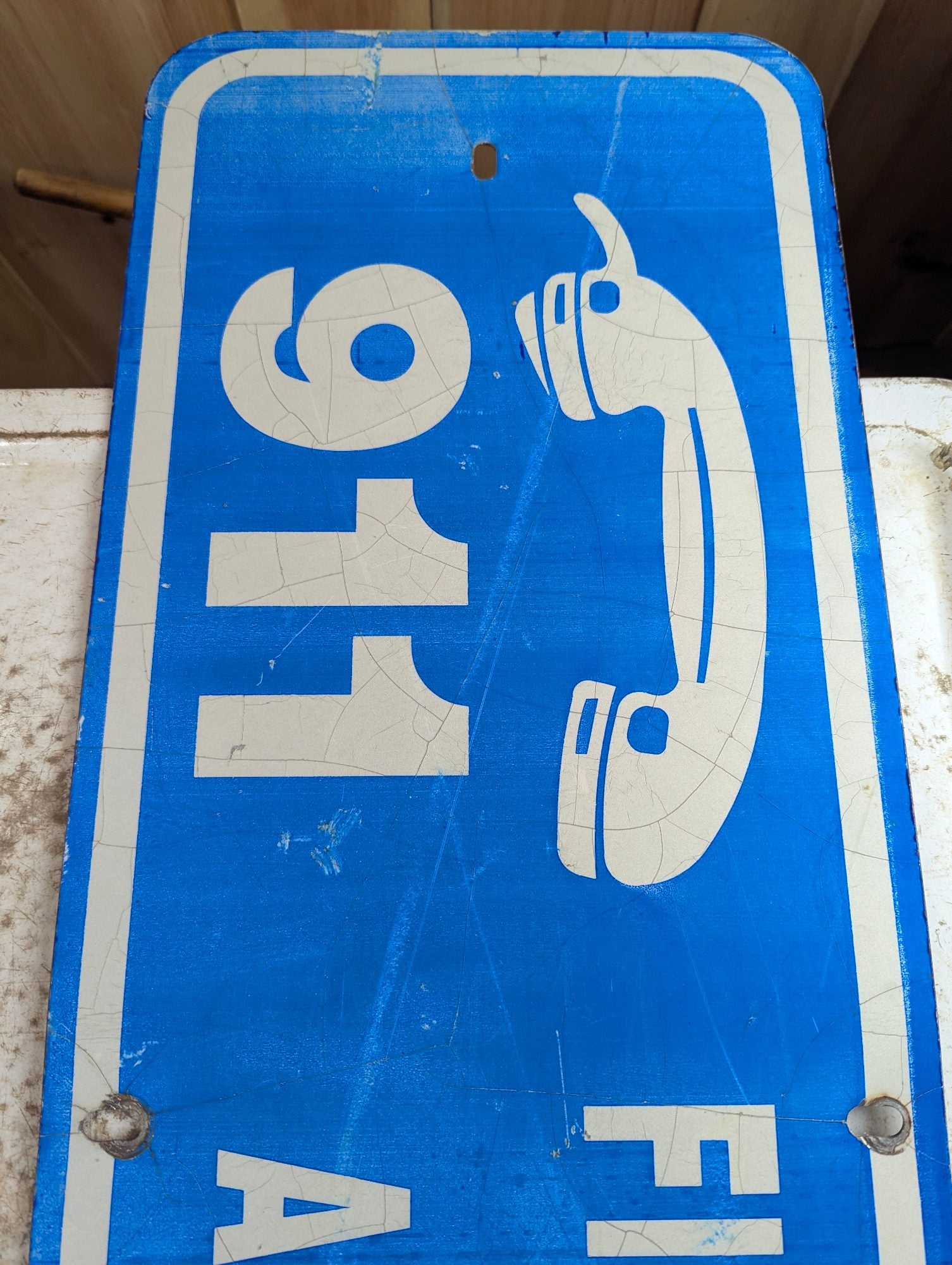 Metal 36" x 12" 911 Emergency Road Sign