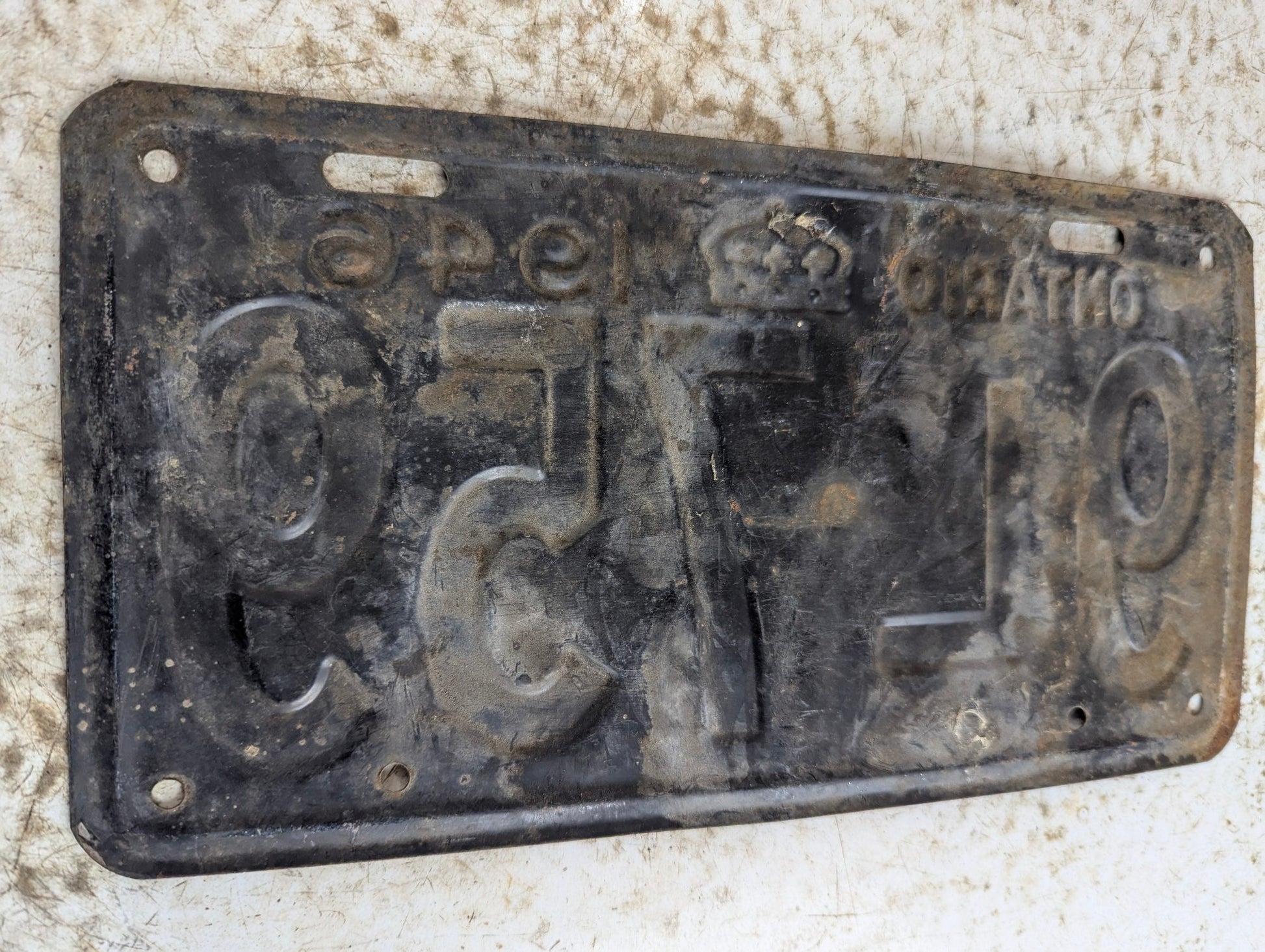 1946 Ontario Passenger Vehicle License Plate '9L759'