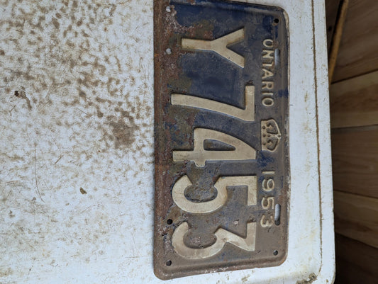 1953 Ontario Passenger Vehicle License Plate 'Y7453'