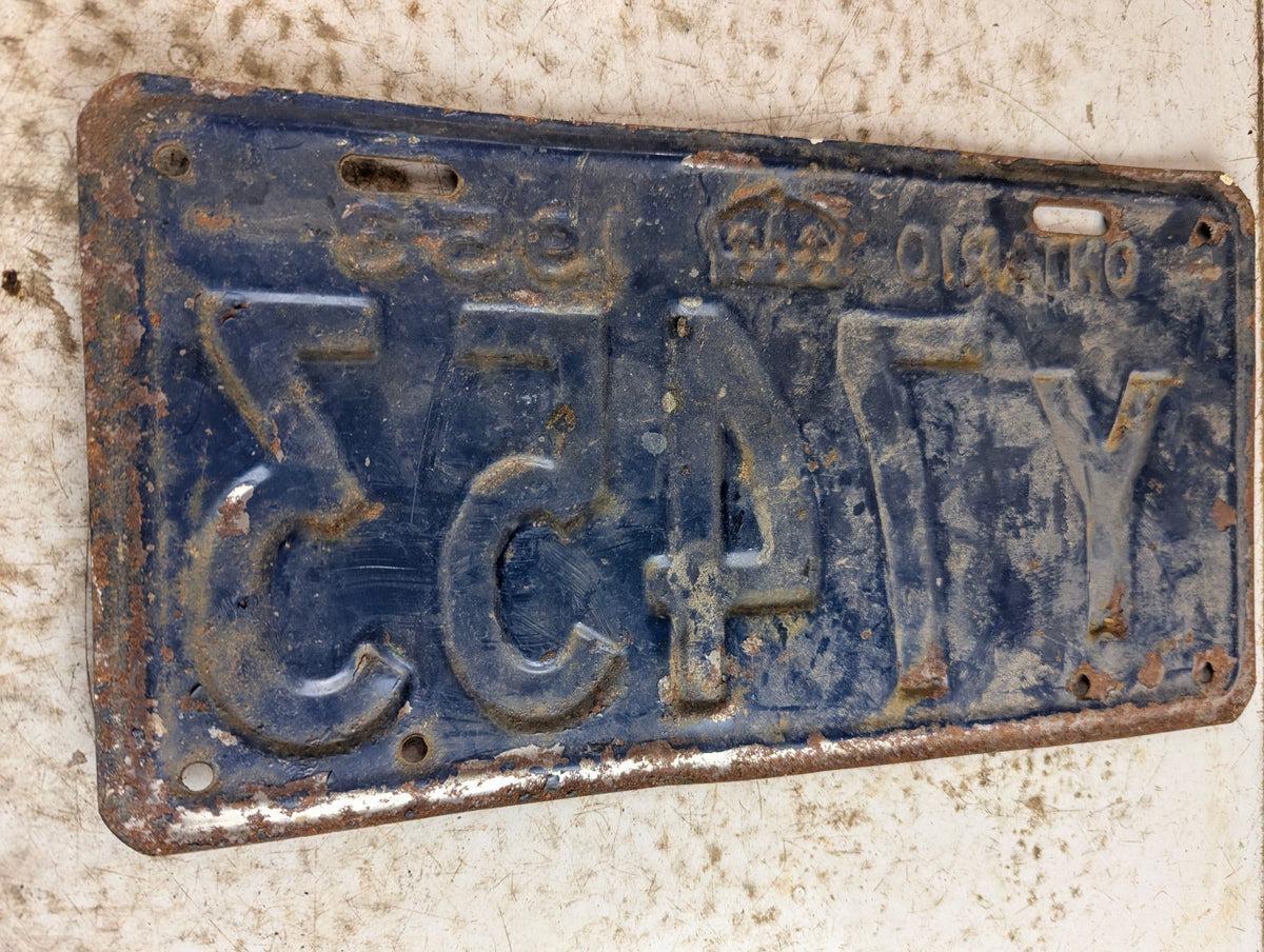 1953 Ontario Passenger Vehicle License Plate 'Y7453'
