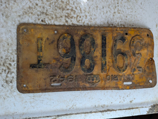 1942 Wartime Ontario Commercial Cehicle License Plate '39186T'