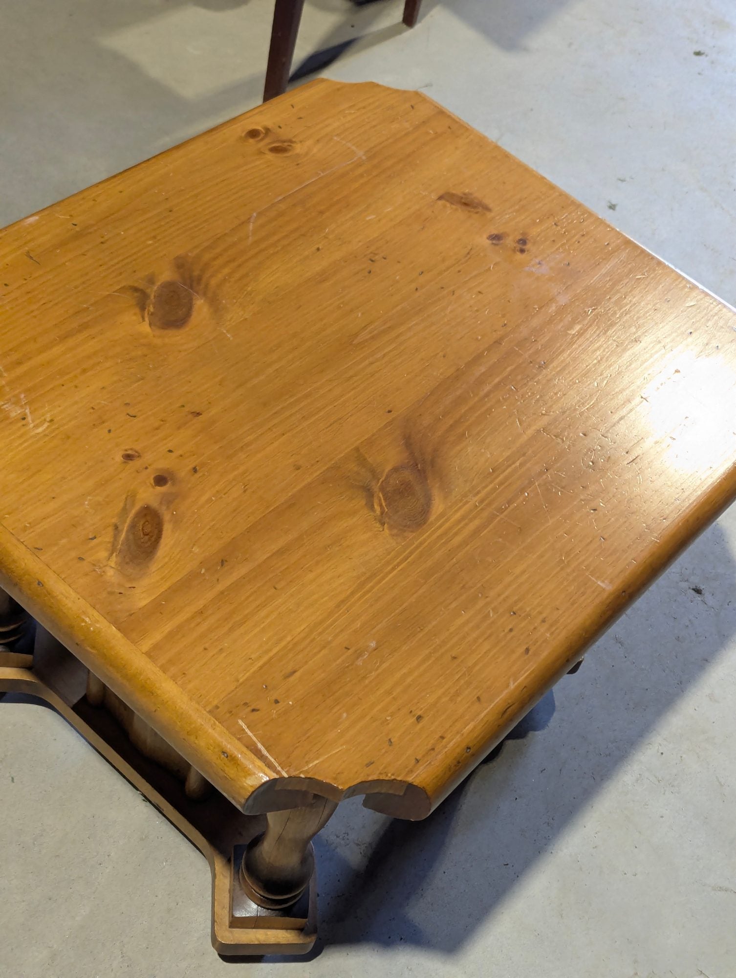Pine End Table 28" x 24" x 19"H