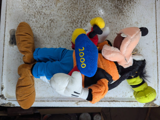 2000 Disney Millenium Celebration Goofy Plush Doll