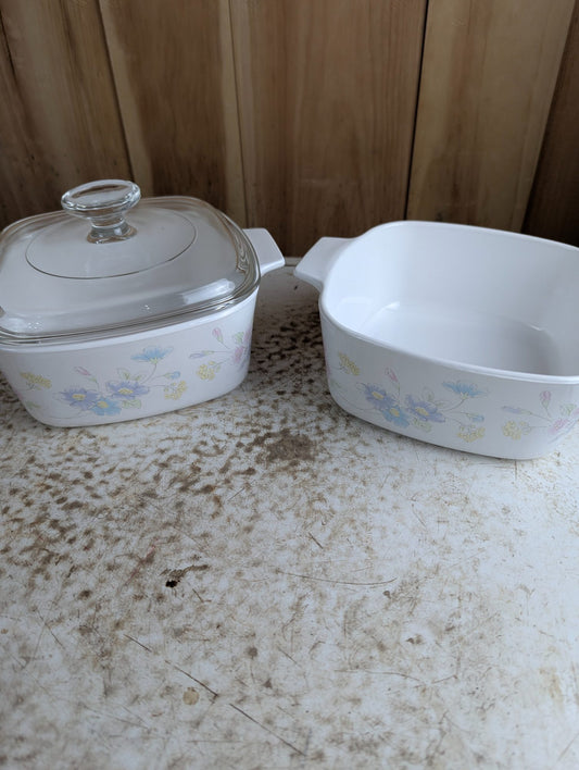 Pair of Vintage Corning Ware Pastel Bouquet 1.5L Casserole Dishes with 1 Lid