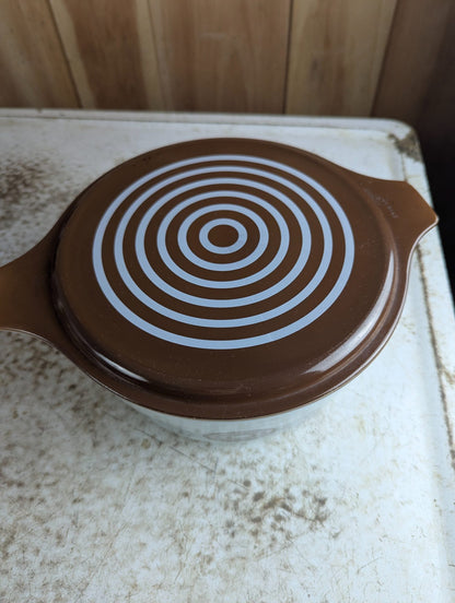 1973 Pyrex Cosmopolitan Casserole Dish 475 with Bullseye Lid 2.5 Quart