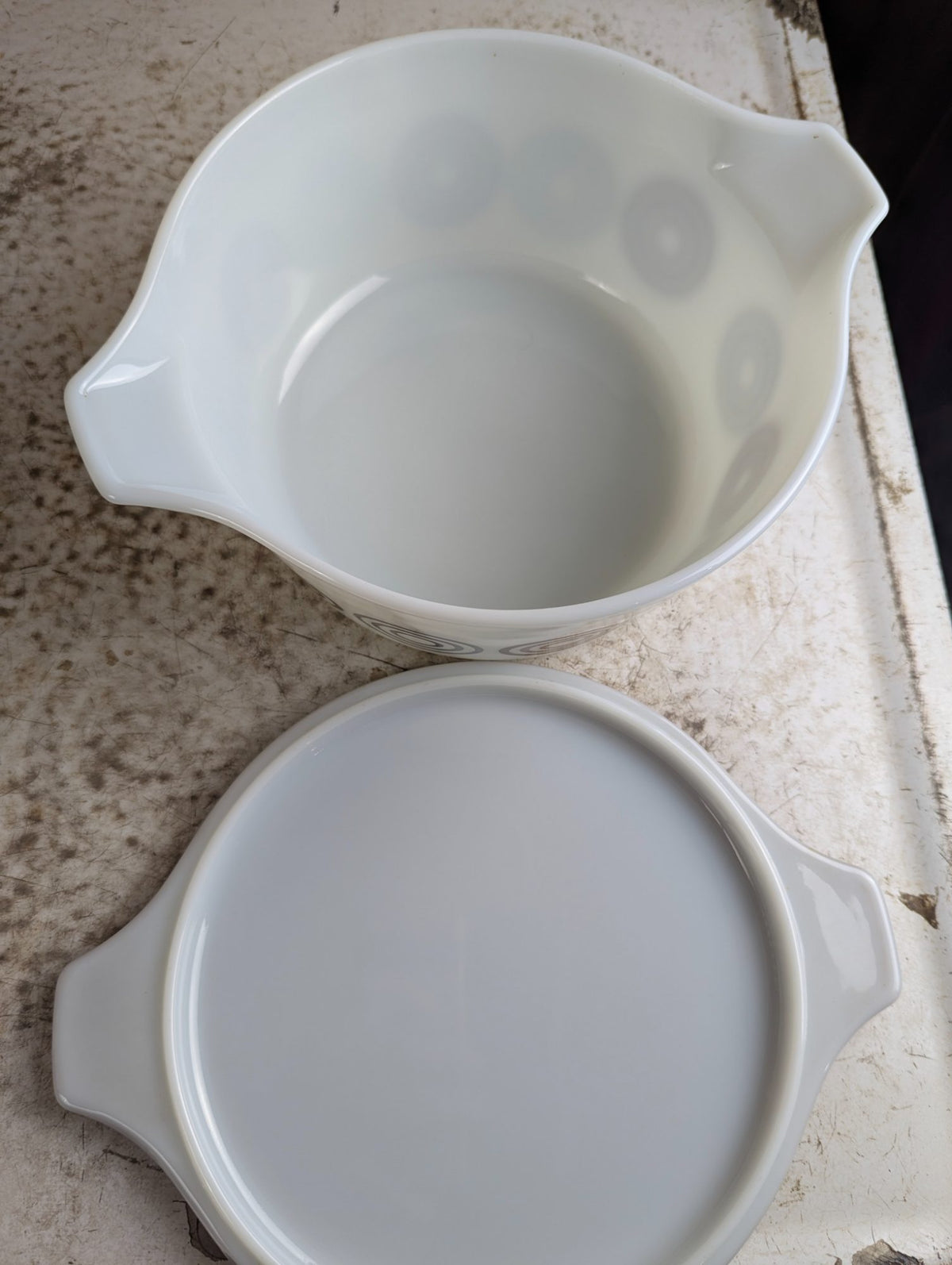 1973 Pyrex Cosmopolitan Casserole Dish 475 with Bullseye Lid 2.5 Quart