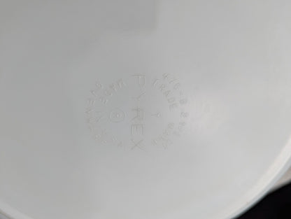 1973 Pyrex Cosmopolitan Casserole Dish 475 with Bullseye Lid 2.5 Quart
