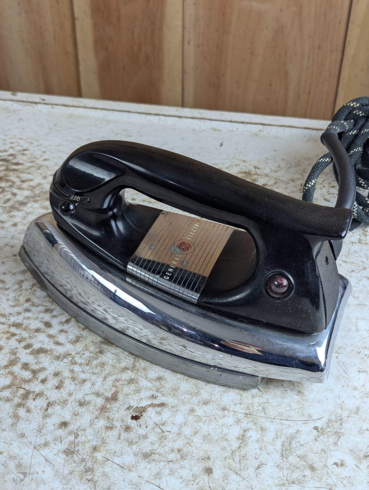 1950s General Electric Featherweight Iron F80 - Tested Working