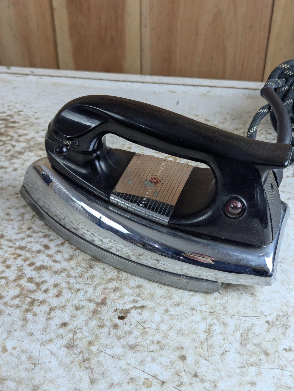 1950s General Electric Featherweight Iron F80 - Tested Working