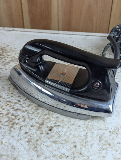 1950s General Electric Featherweight Iron F80 - Tested Working
