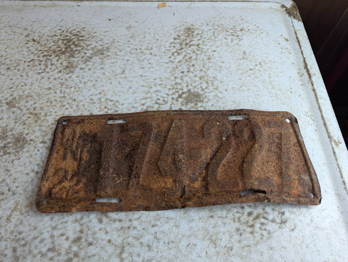 1922 Ontario Passenger Vehicle License Plate ' 174227' - Rusted