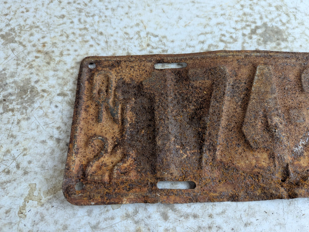 1922 Ontario Passenger Vehicle License Plate ' 174227' - Rusted