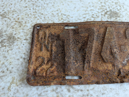 1922 Ontario Passenger Vehicle License Plate ' 174227' - Rusted