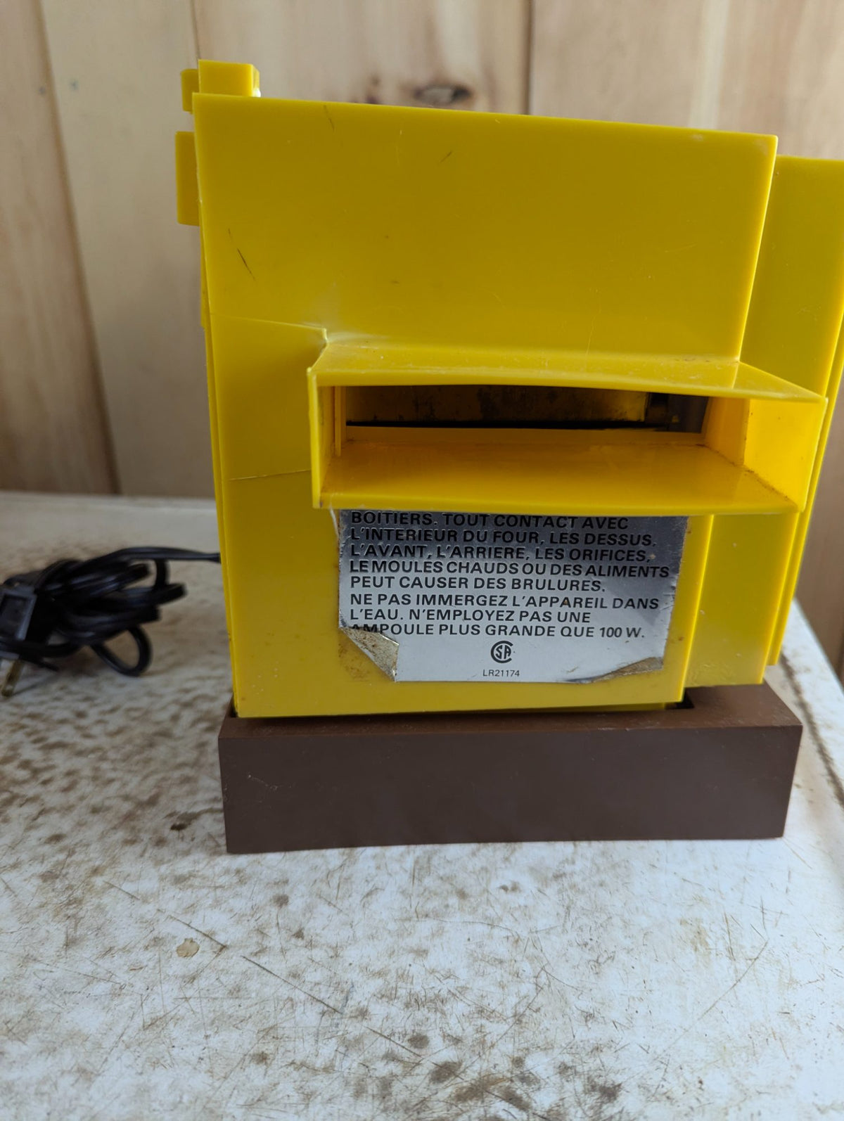 1970s Kenner Betty Crocker Easy-Bake Mini-Wave Oven with pans and Instructions - Tested Working