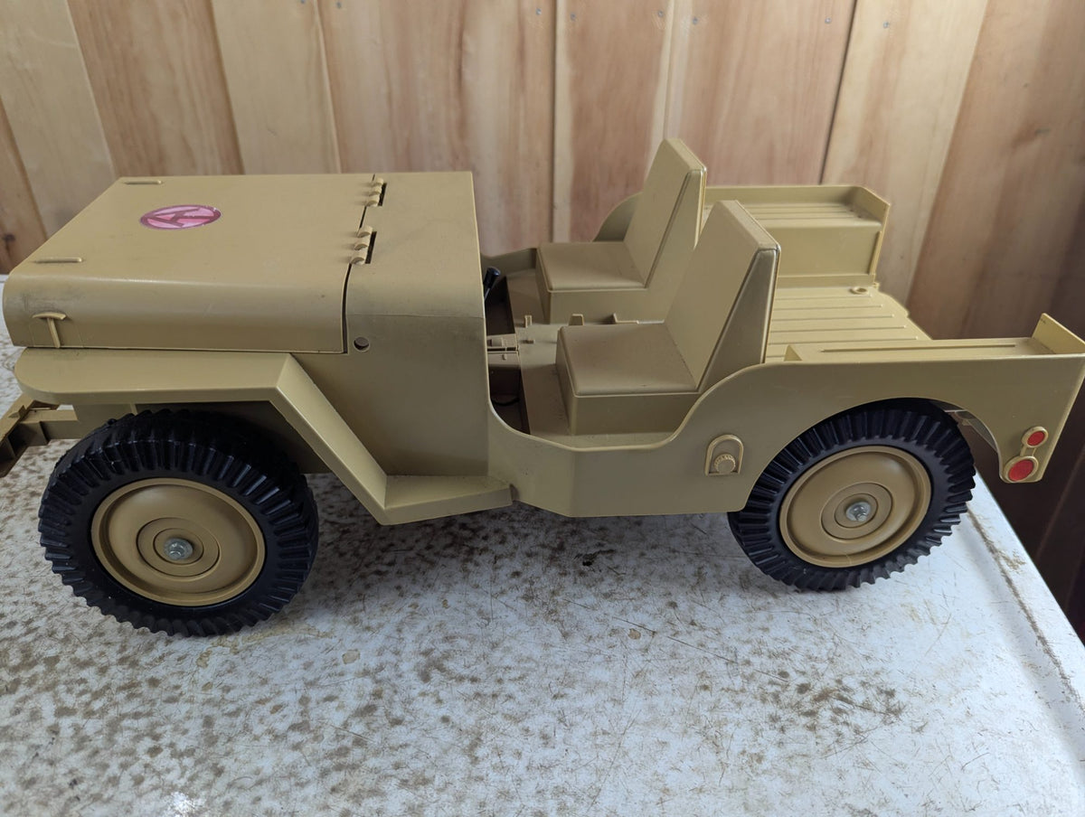 1971 Hasbro G.I. Joe Adventure Team Desert Jeep Toy