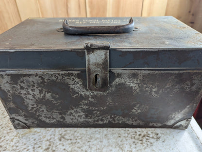 Vintage Metal Toolbox with 2 Trays 16.25" x 9" x 8"