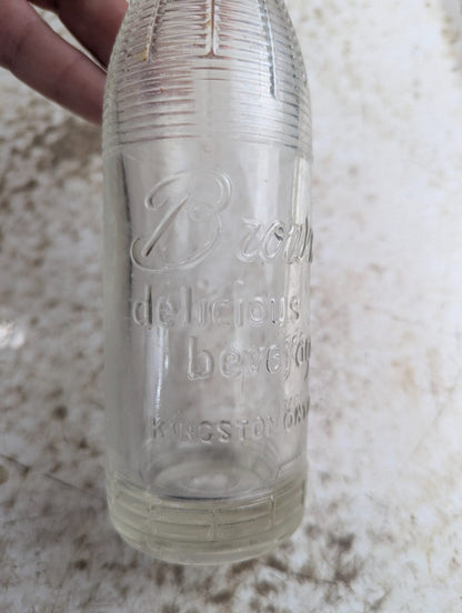 1930s Brown's Delicious Beverages Clear Embossed Glass 6.5oz Soda Bottle