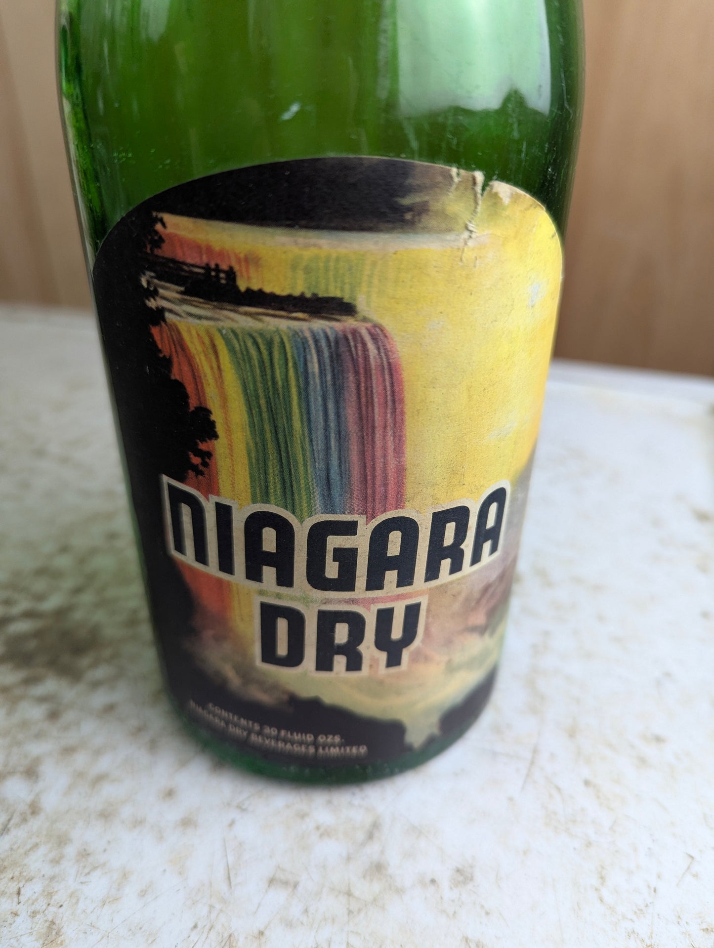 1930  30oz Niagara Dry Rainbow Falls Cross Award Green Glass Paper Label Soda Label - view 3