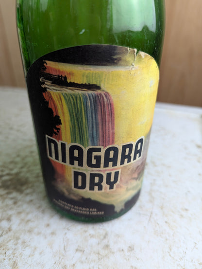 1930  30oz Niagara Dry Rainbow Falls Cross Award Green Glass Paper Label Soda Label - view 3