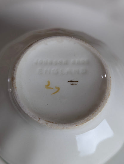 1930's Johnson Bros Pareek England Dinnerware Set - view 7