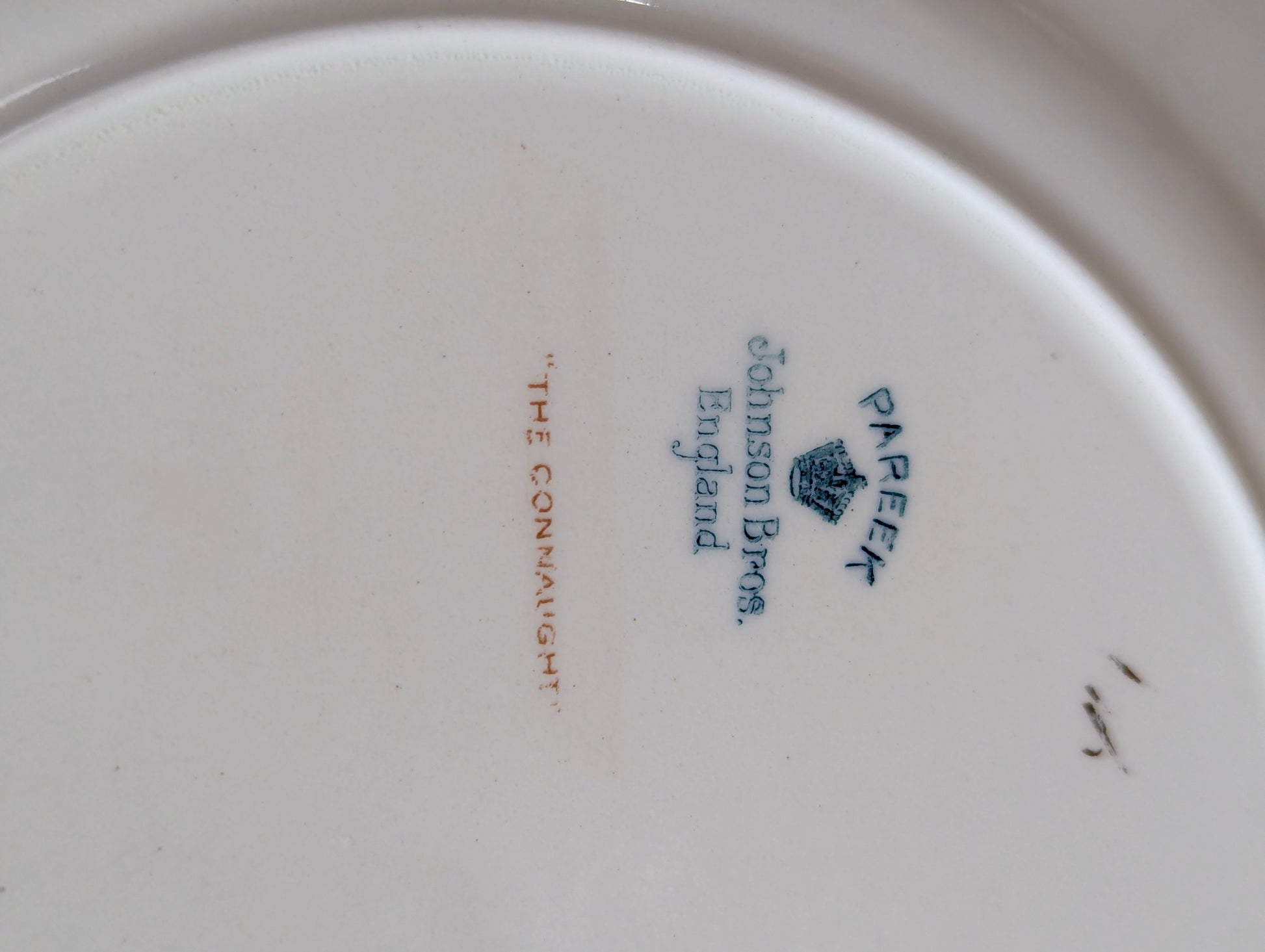 1930's Johnson Bros Pareek England Dinnerware Set - view 8